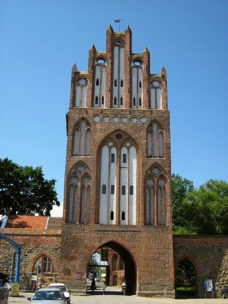 Regionalmuseum Neubrandenburg - NB-Treptower-Tor-11-IV-2007-060
