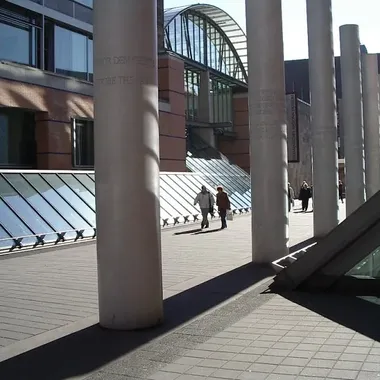 Germanisches Nationalmuseum - Nuernberg gnm haupteingang menschenrechte v nnw
