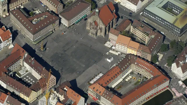 Hauptmarkt und Schöner Brunnen