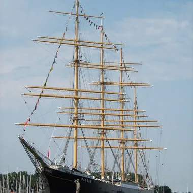 Maritimes Denkmal Passat in Travemünde - Passat