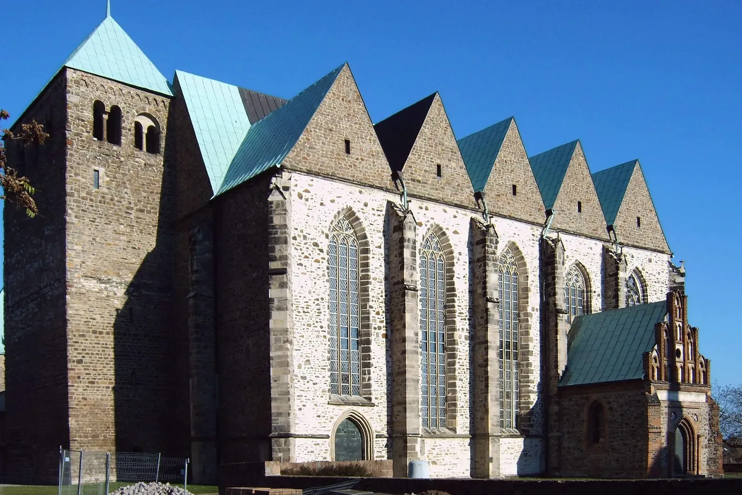 Katholische Universitätskirche Sankt Petri - Petrikirche Südseite