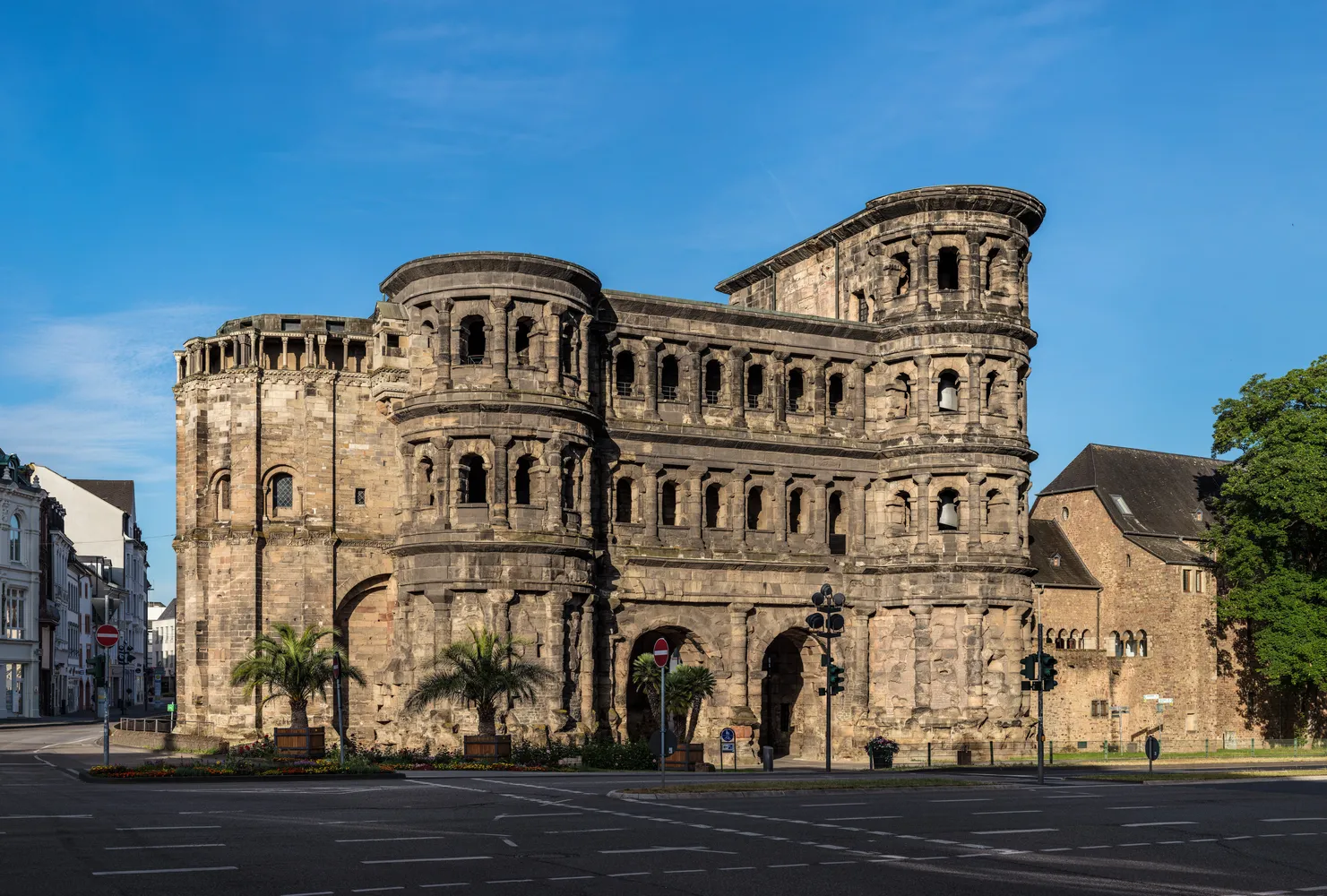 Porta Nigra - Porta Nigra morgens (100MP)