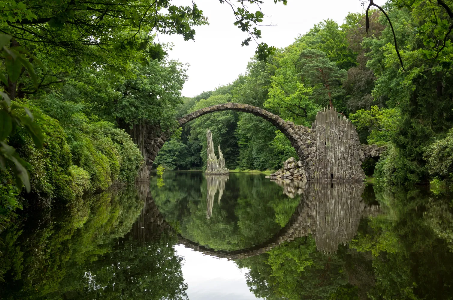 Rhododendronpark Kromlau und Rakotzbrücke - Rakotzbrücke