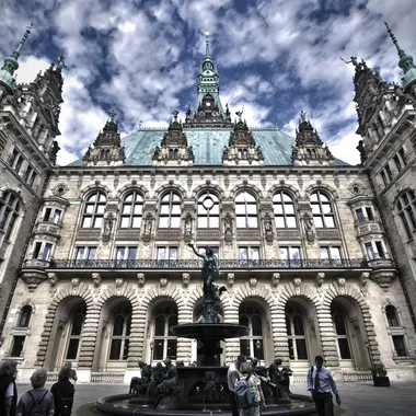 Hamburger Rathaus - .rathaus hamburg. (15456116833)
