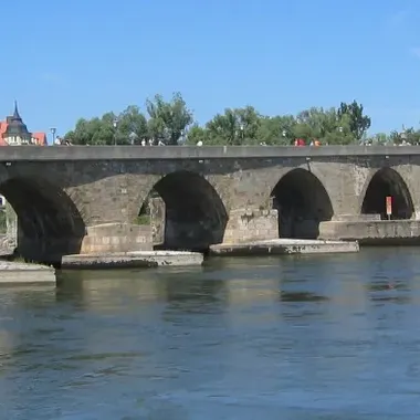 Die Steinerne Brücke - Regensburg - Steinerne Bruecke ohne Dom