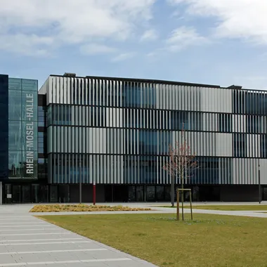 Rhein-Mosel-Halle und Rheinpromenade - Rhein-Mosel-Halle 02 Koblenz 2013