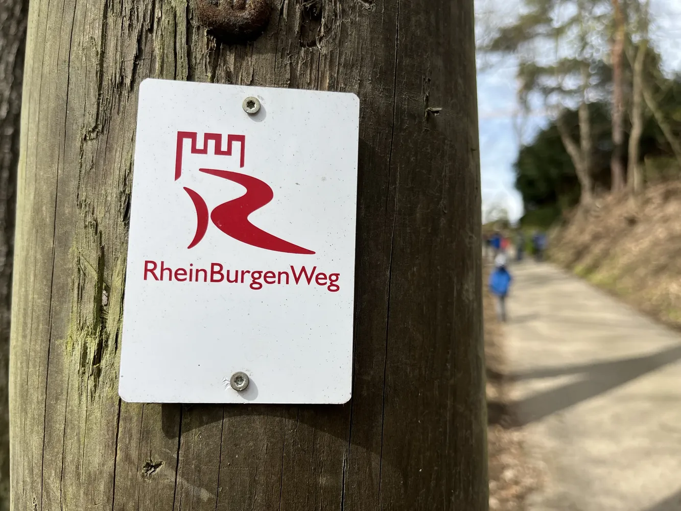 Rheinburgenweg - RheinBurgenWeg Wegmarkierung mit Weg