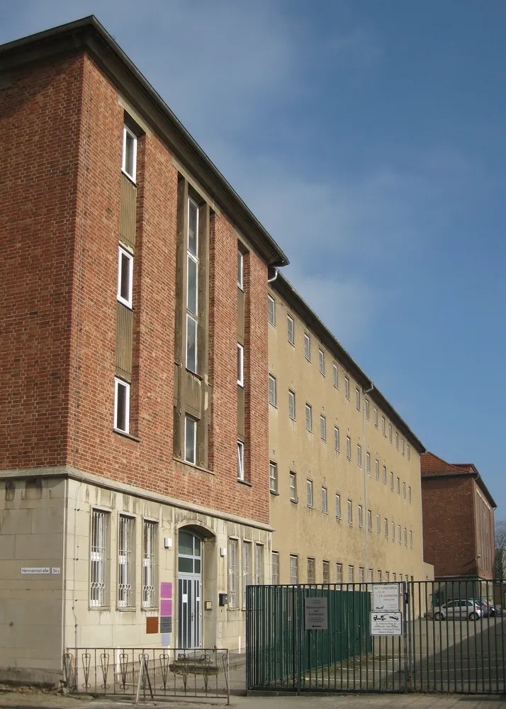 Stasi-Gefängnis Gedenkstätte - Rostock Gedenkstaette U-Haft MfS aussen 2011-03-04