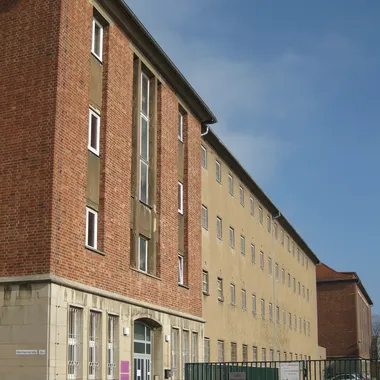 Stasi-Gefängnis Gedenkstätte - Rostock Gedenkstaette U-Haft MfS aussen 2011-03-04