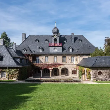 Park und Villa Bergfried - Saalfeld Bergfried 1 Haus Bergfried mit Ausstattung und Park mit Parkarchitekturen