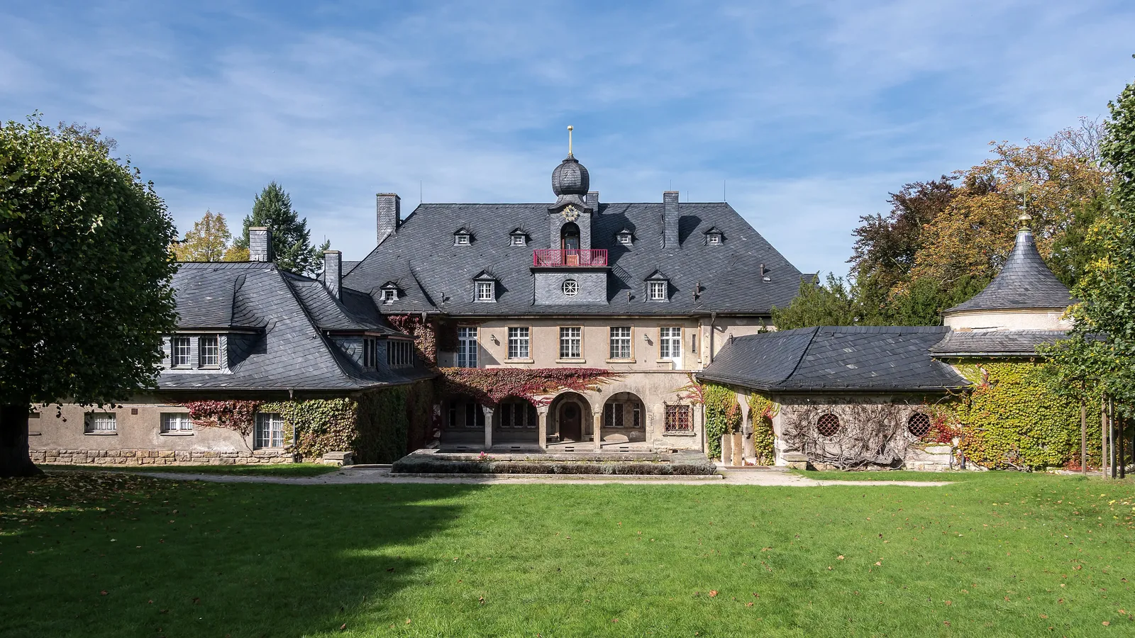 Park und Villa Bergfried - Saalfeld Bergfried 1 Haus Bergfried mit Ausstattung und Park mit Parkarchitekturen