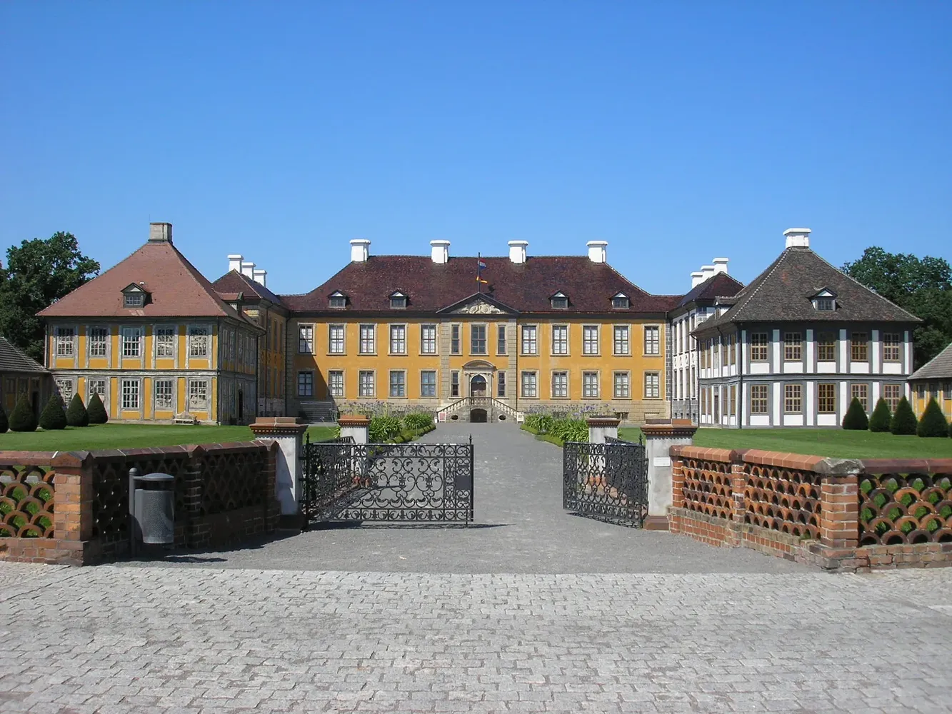 Schlosspark Oranienbaum - Schloss Oranienbaum2