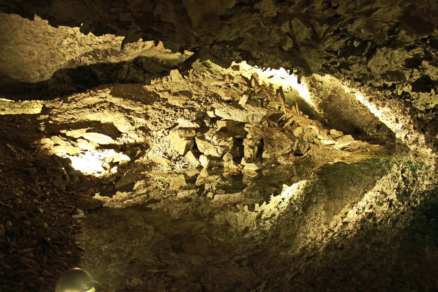 Barbarossahöhle - Spiegelung in Barbarossahöhle- Thüringen...IMG 6878WI
