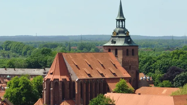 Michaeliskirche (St. Michaelis)