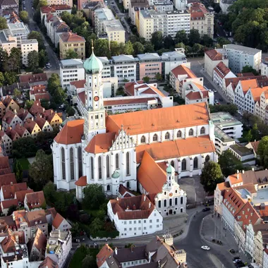 Basilika St. Ulrich und Afra - St-ulrich-aus-der-luft