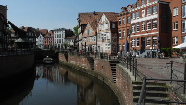 Hansehafen und Historischer Tretkran