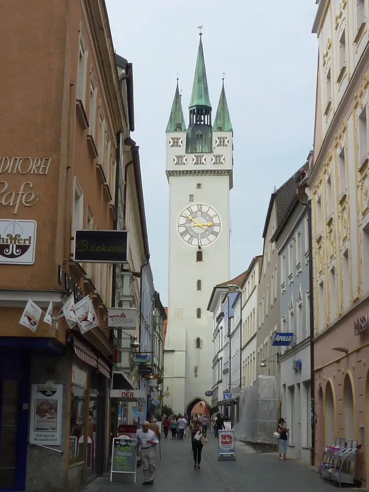 Stadtturm - Steinergasse in Straubing mit Stadtturm