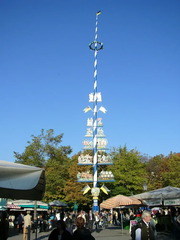 Viktualienmarkt - Viki-Markt.Maibaum