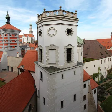 UNESCO-Welterbe Wasserwirtschaft - Wassertürme am Roten Tor, links St. Ulrich - Fotograf Reinhard Paland