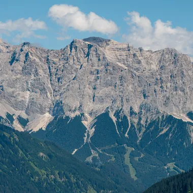 Zugspitze - Zugspitzmassiv-von-Almkopf-2024